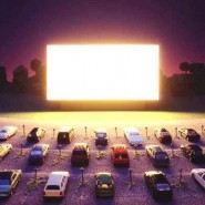 Кинотеатр в стиле «Ретро» под открытым небом фотографии