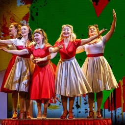 Спектакль «Девчата»