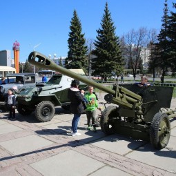 Выставка военной техники и ретро-автомобилей 2024