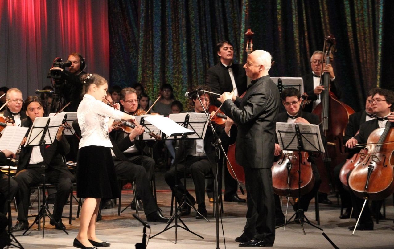 Финал и гала-концерт I Международного конкурса скрипачей Владимира Спивакова