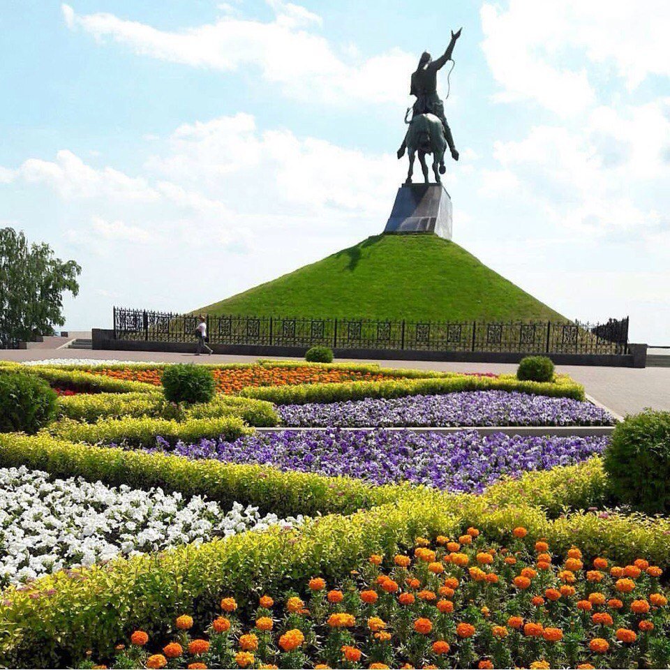 Площадь Салавата Юлаева